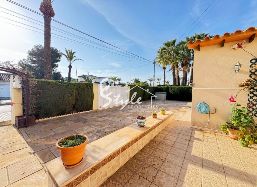 Resale - Villa - Cabo Roig
