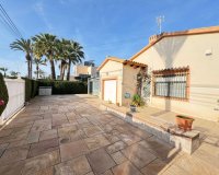 Resale - Villa - Cabo Roig