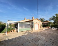 Resale - Villa - Cabo Roig