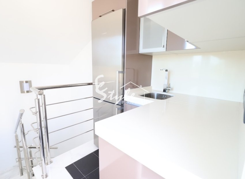 Resale - Villa - Cabo Roig