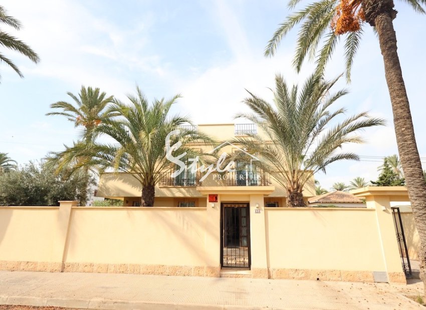 Resale - Villa - Cabo Roig