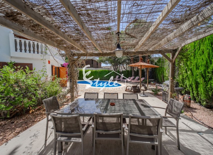 Resale - Villa - Cabo Roig