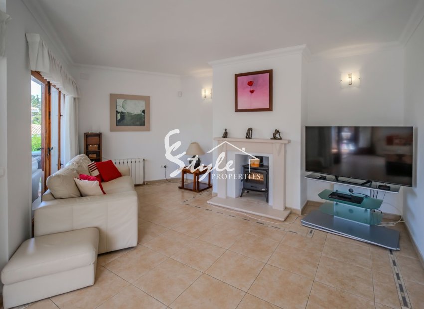Resale - Villa - Cabo Roig