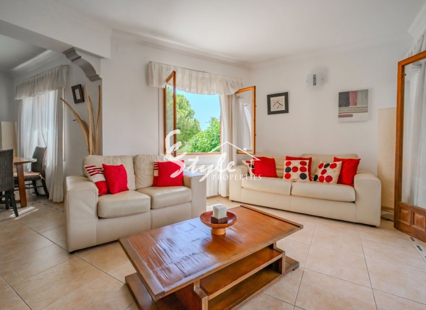 Resale - Villa - Cabo Roig