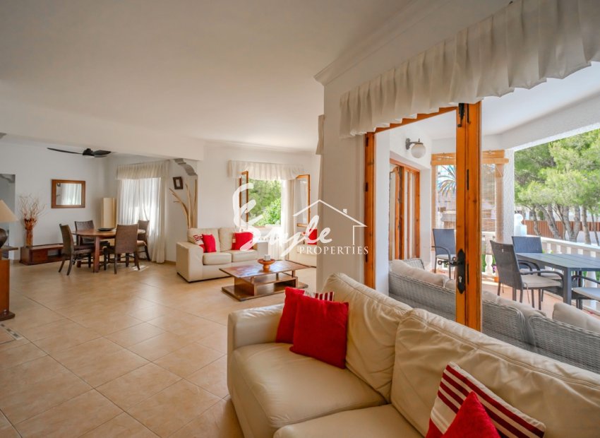 Resale - Villa - Cabo Roig