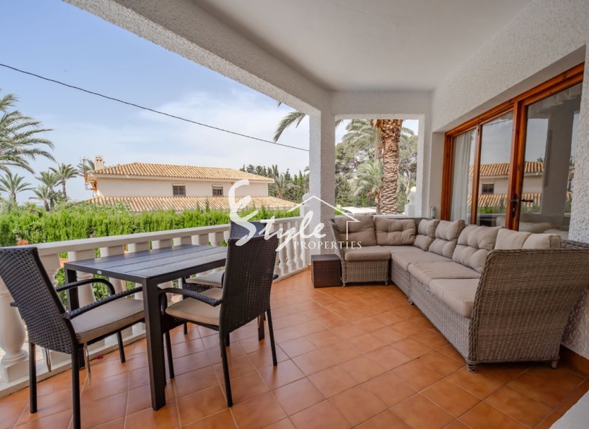 Resale - Villa - Cabo Roig