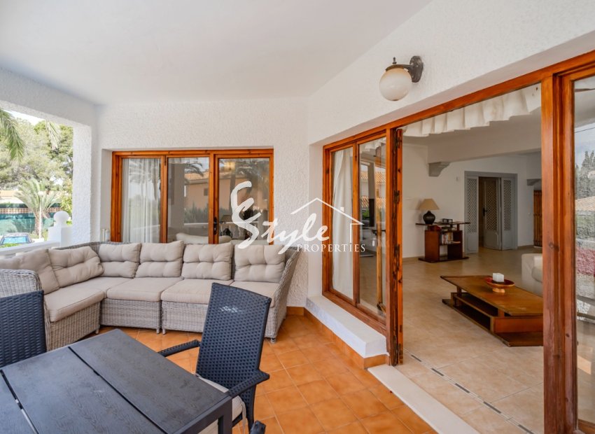 Resale - Villa - Cabo Roig