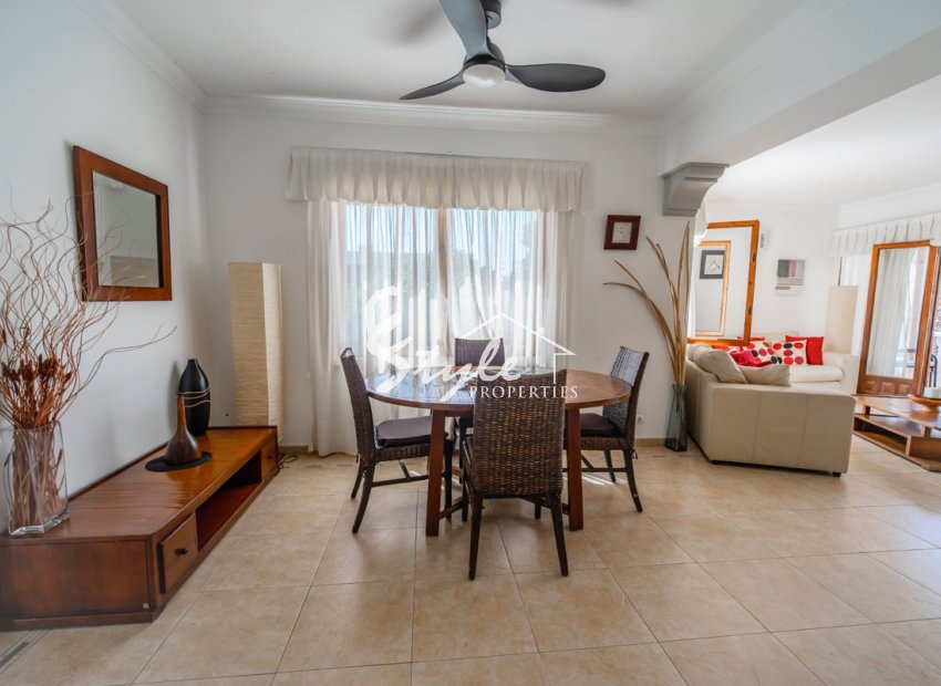 Resale - Villa - Cabo Roig
