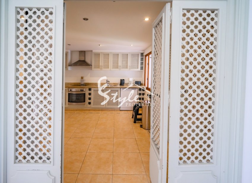Resale - Villa - Cabo Roig
