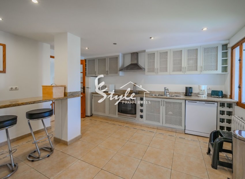 Resale - Villa - Cabo Roig