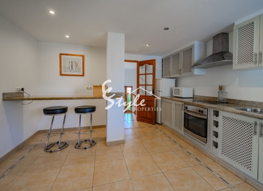 Resale - Villa - Cabo Roig