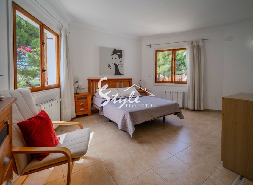 Resale - Villa - Cabo Roig