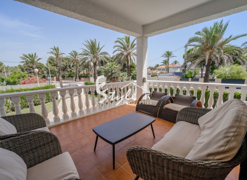 Resale - Villa - Cabo Roig