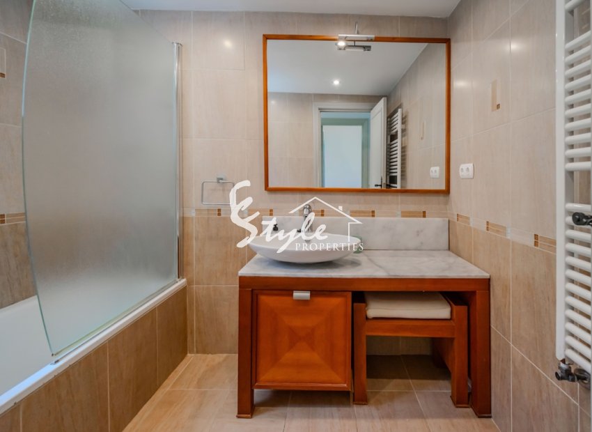 Resale - Villa - Cabo Roig