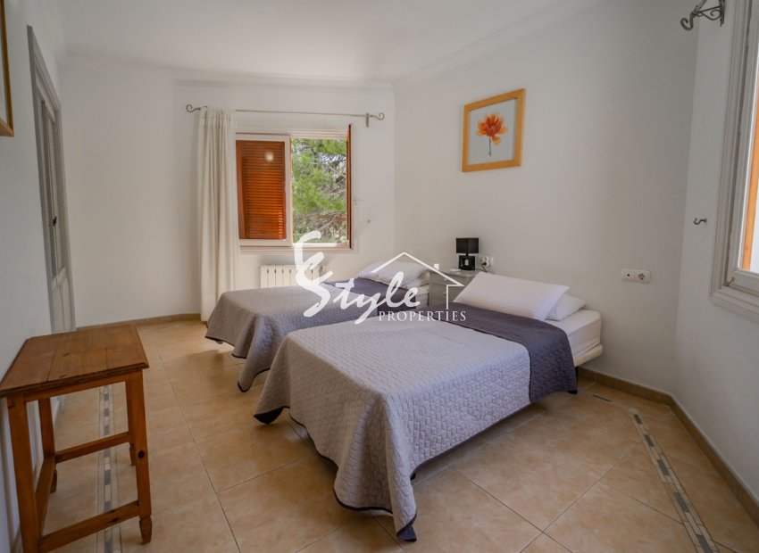 Resale - Villa - Cabo Roig