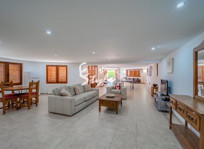 Resale - Villa - Cabo Roig
