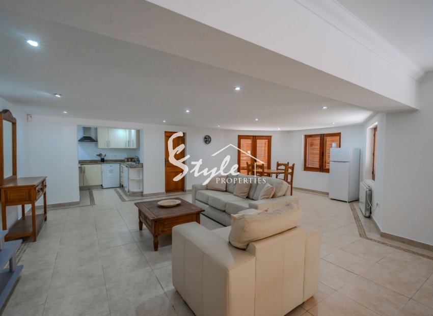 Resale - Villa - Cabo Roig