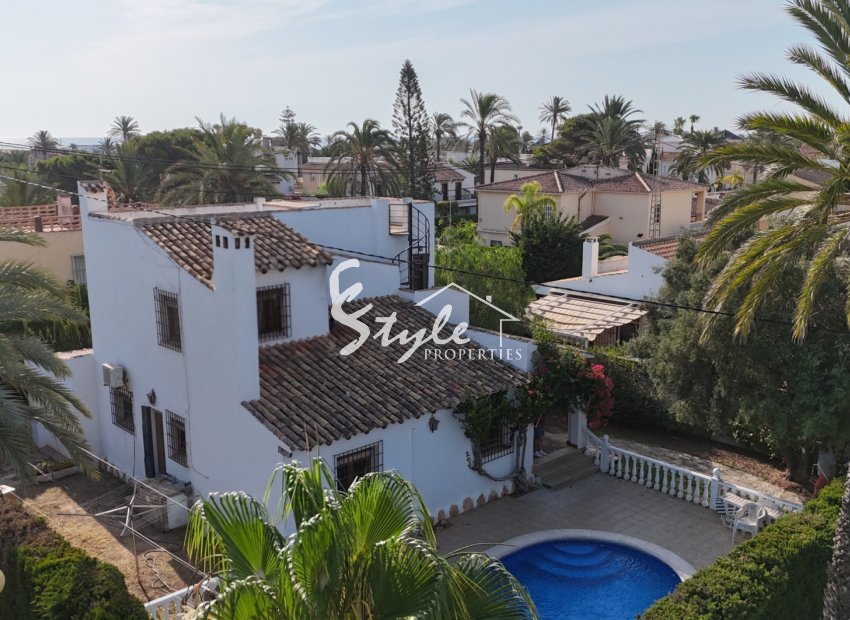 Resale - Villa - Cabo Roig