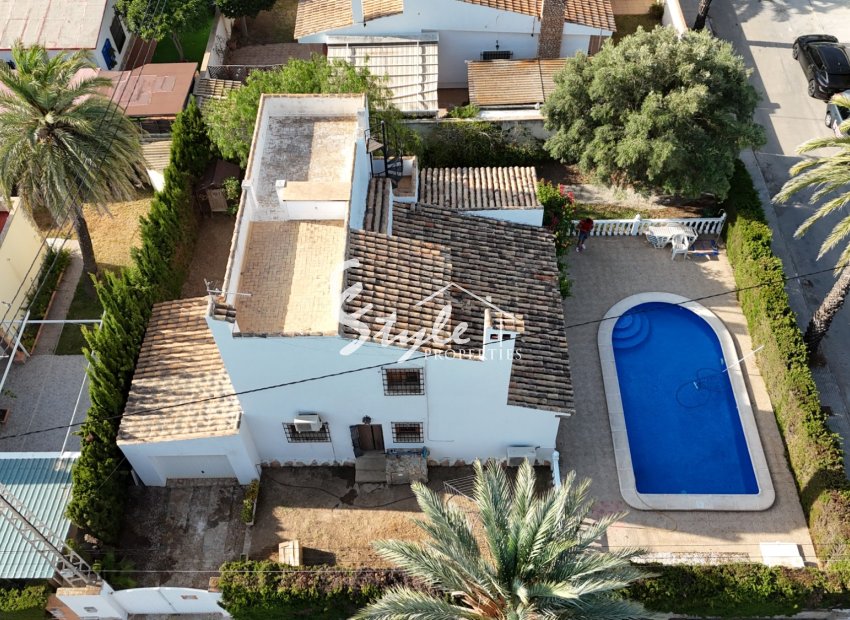 Resale - Villa - Cabo Roig