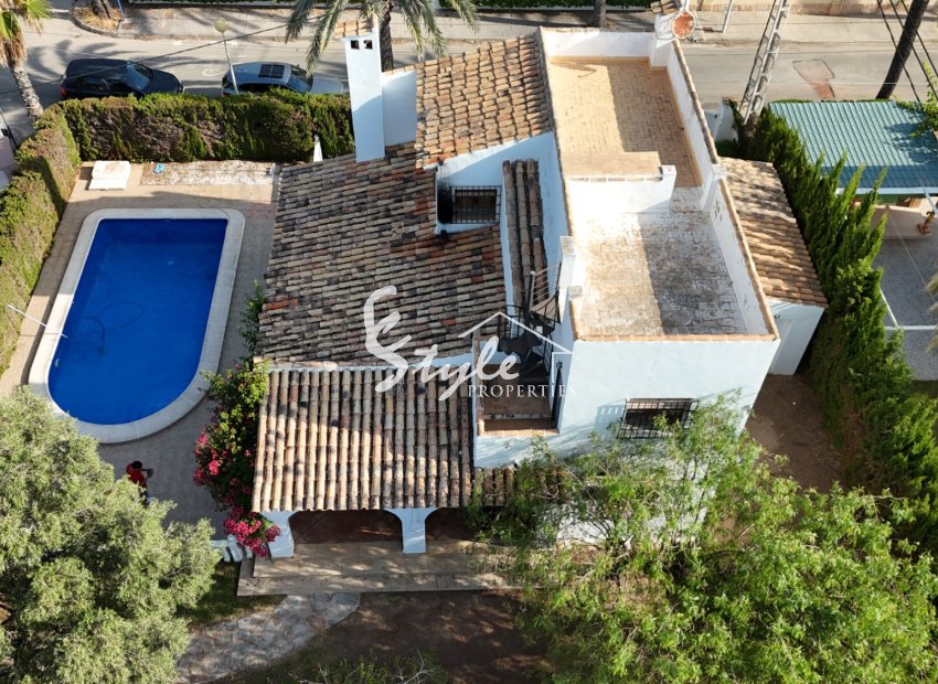 Resale - Villa - Cabo Roig