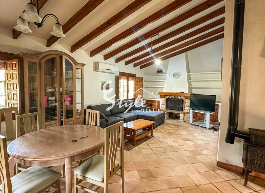 Resale - Villa - Cabo Roig
