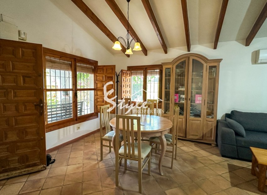 Resale - Villa - Cabo Roig