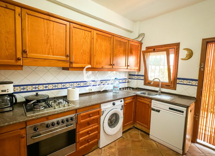 Resale - Villa - Cabo Roig