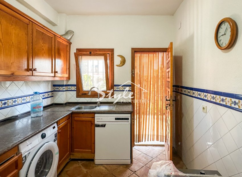 Resale - Villa - Cabo Roig