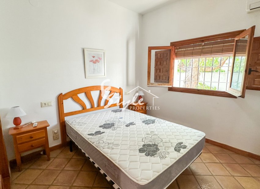 Resale - Villa - Cabo Roig