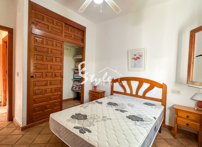 Resale - Villa - Cabo Roig