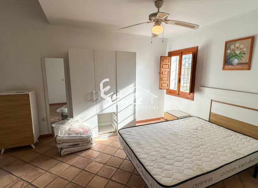 Resale - Villa - Cabo Roig