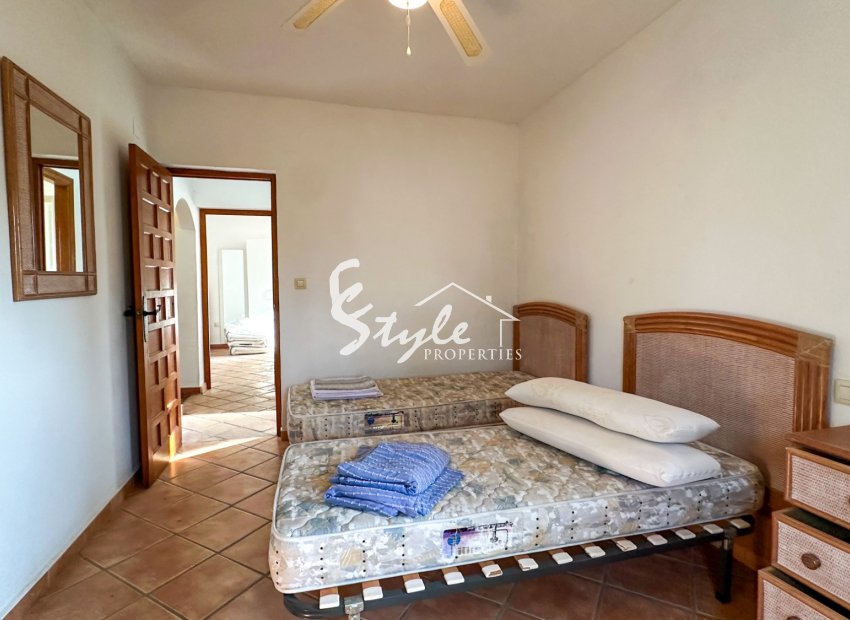 Resale - Villa - Cabo Roig