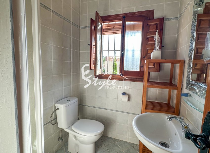 Resale - Villa - Cabo Roig