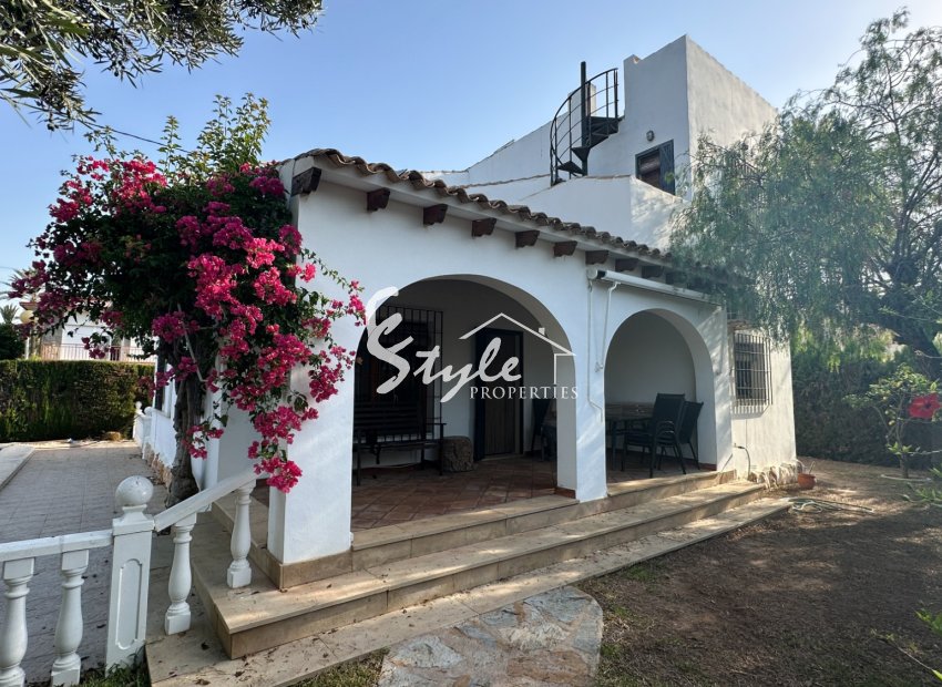 Resale - Villa - Cabo Roig