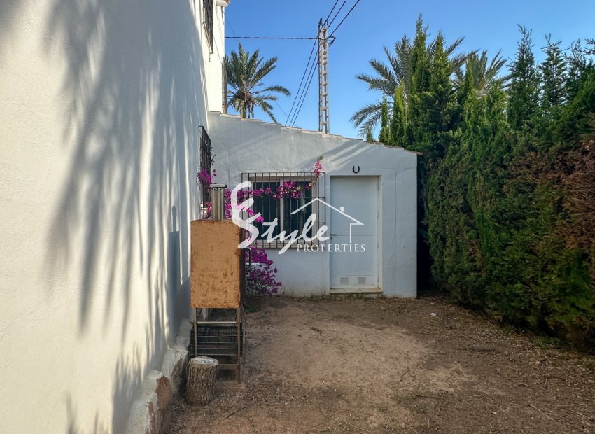 Resale - Villa - Cabo Roig