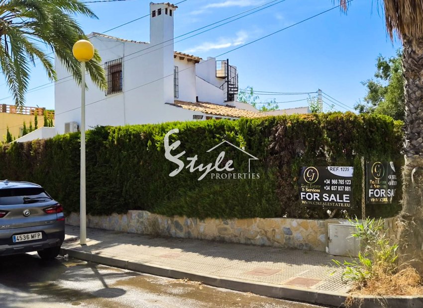Resale - Villa - Cabo Roig