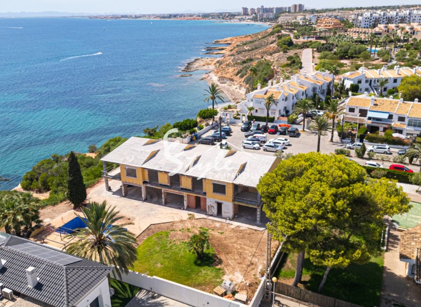 Resale - Villa - Cabo Roig