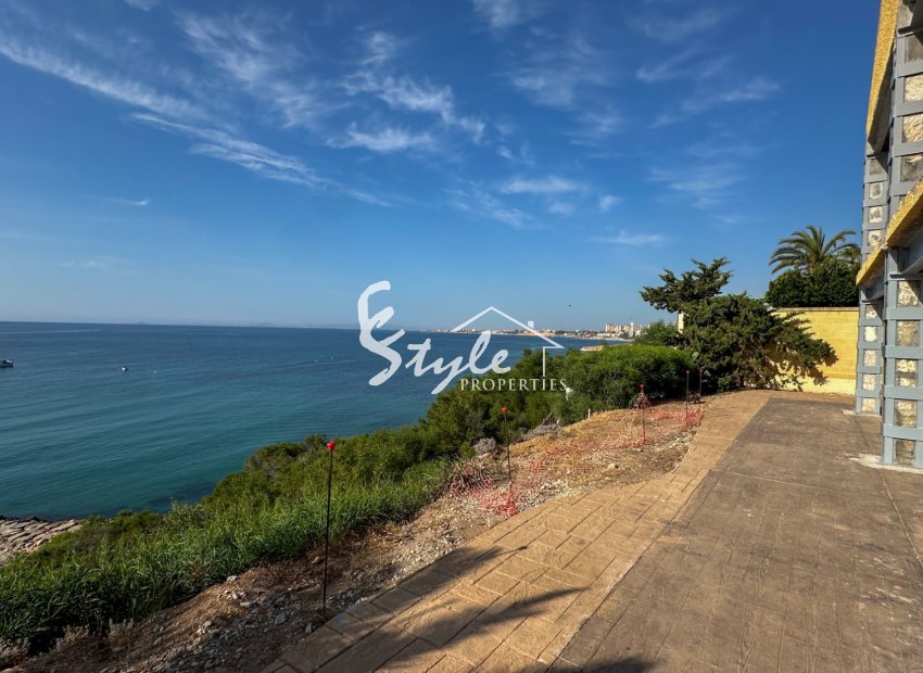 Resale - Villa - Cabo Roig