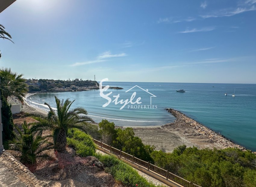 Resale - Villa - Cabo Roig