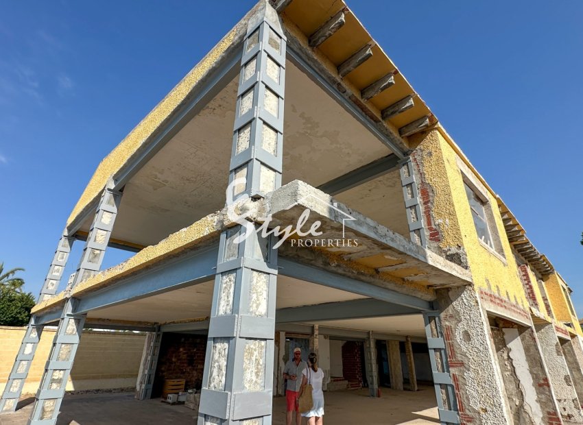 Resale - Villa - Cabo Roig