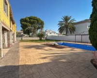 Resale - Villa - Cabo Roig