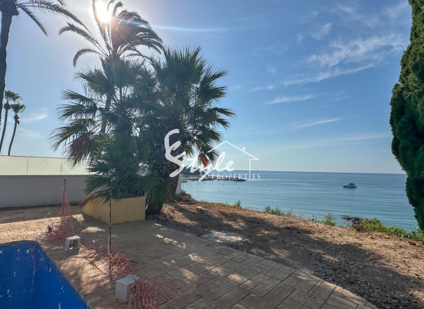 Resale - Villa - Cabo Roig
