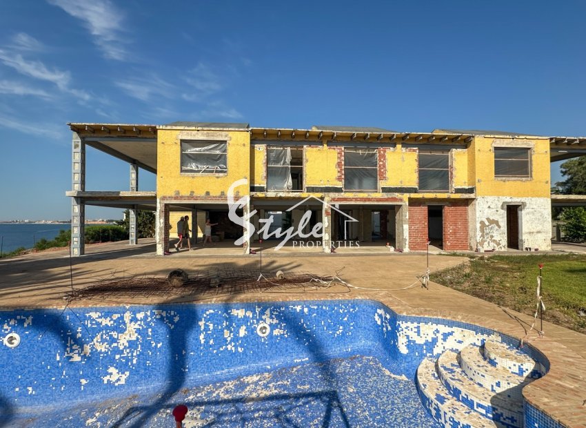 Resale - Villa - Cabo Roig