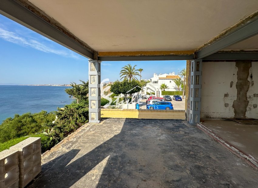Resale - Villa - Cabo Roig