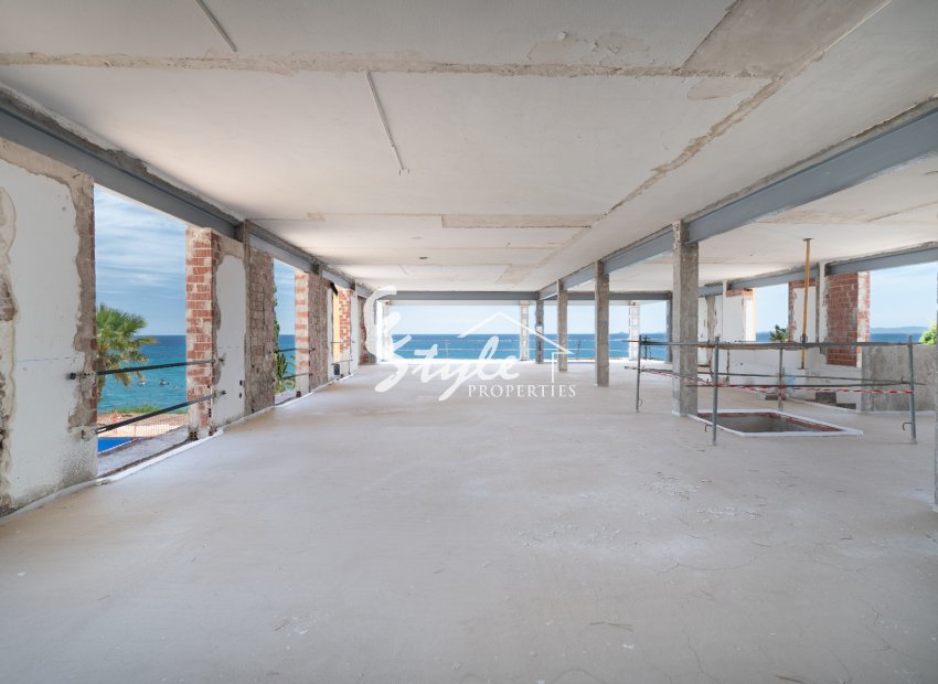 Resale - Villa - Cabo Roig