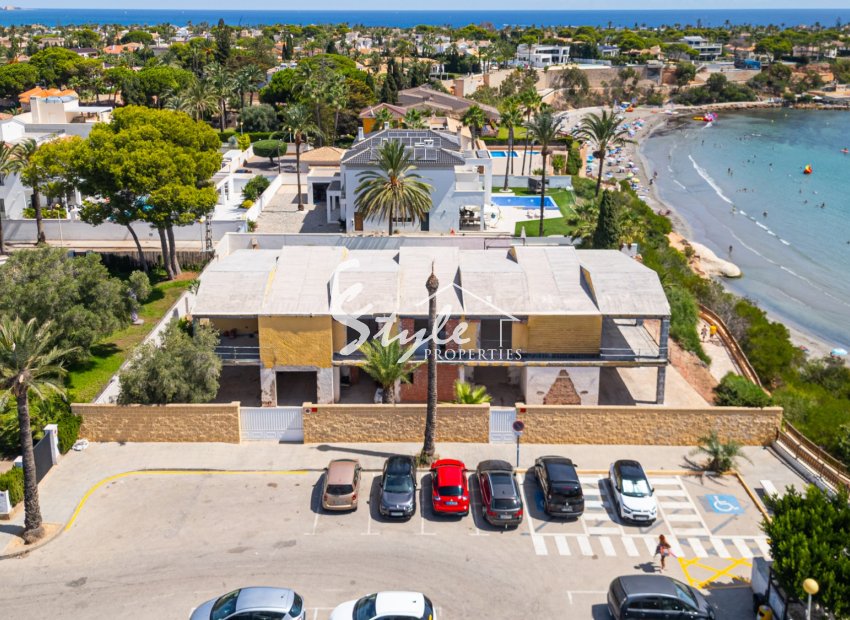 Resale - Villa - Cabo Roig