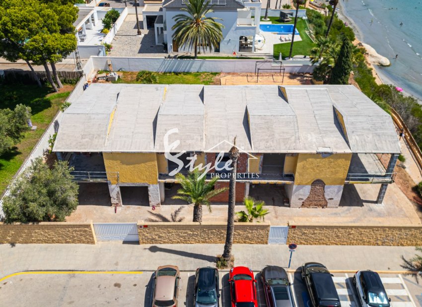 Resale - Villa - Cabo Roig