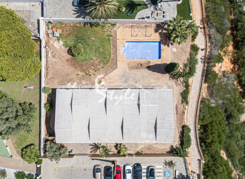 Resale - Villa - Cabo Roig