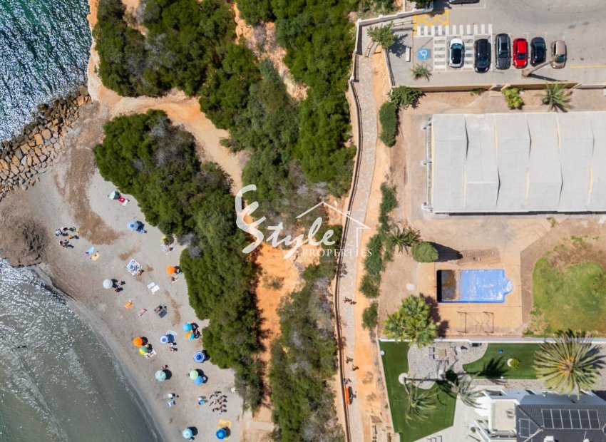 Resale - Villa - Cabo Roig