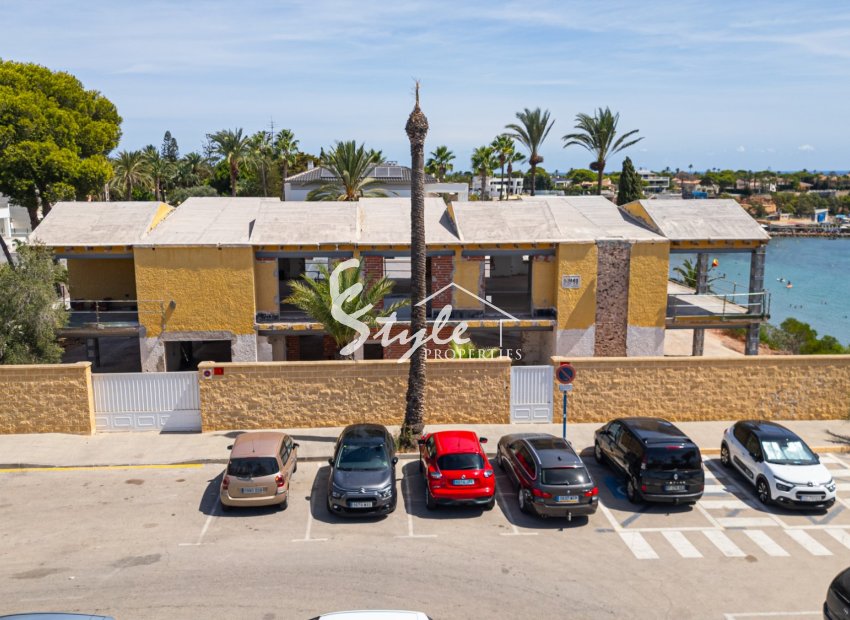 Resale - Villa - Cabo Roig